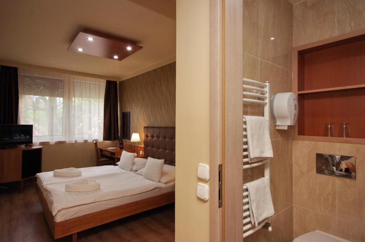Aqua Hotel Gyula Zewnętrze zdjęcie