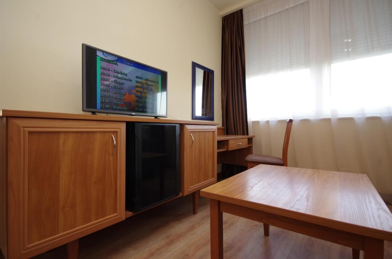 Aqua Hotel Gyula Zewnętrze zdjęcie