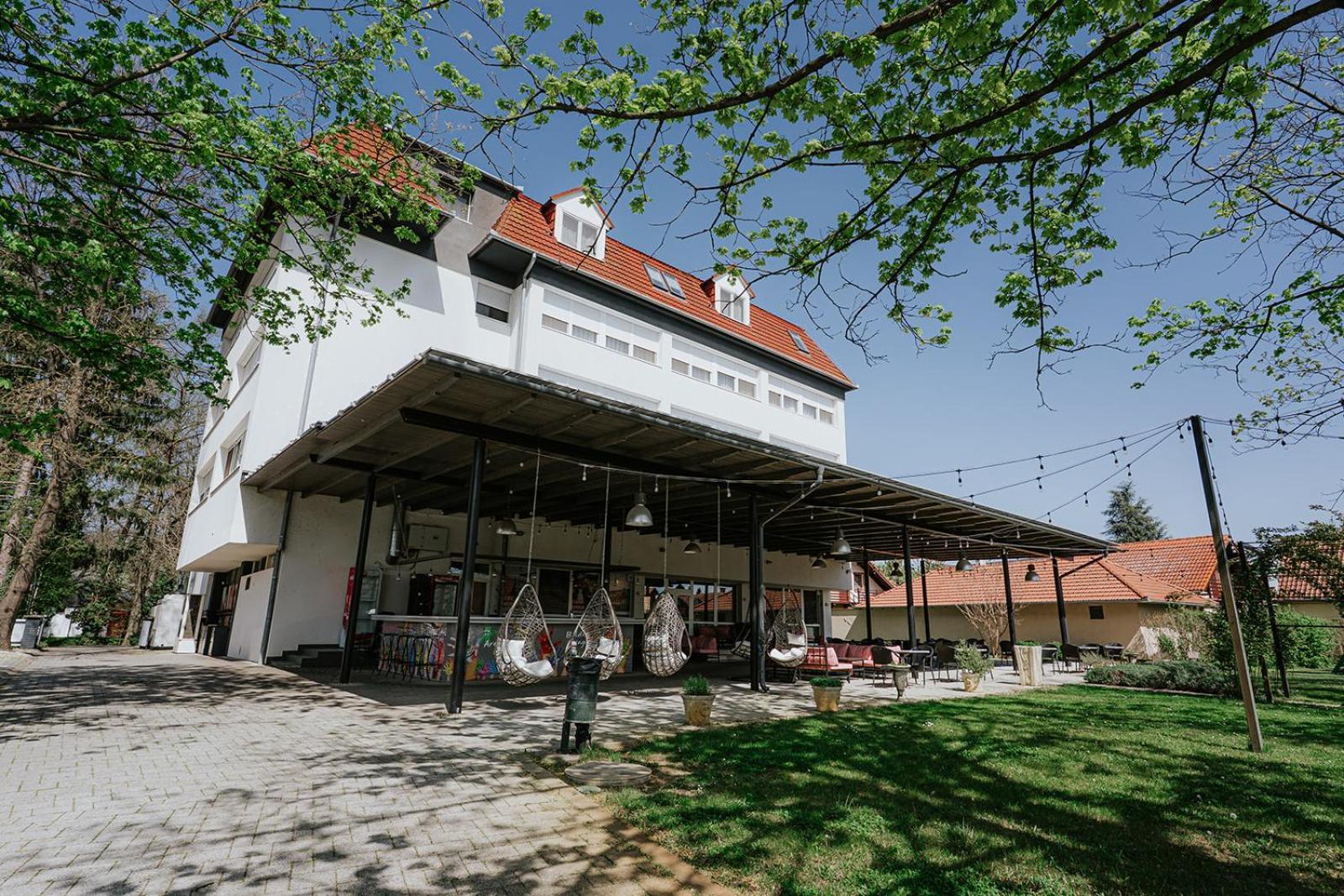 Aqua Hotel Gyula Zewnętrze zdjęcie
