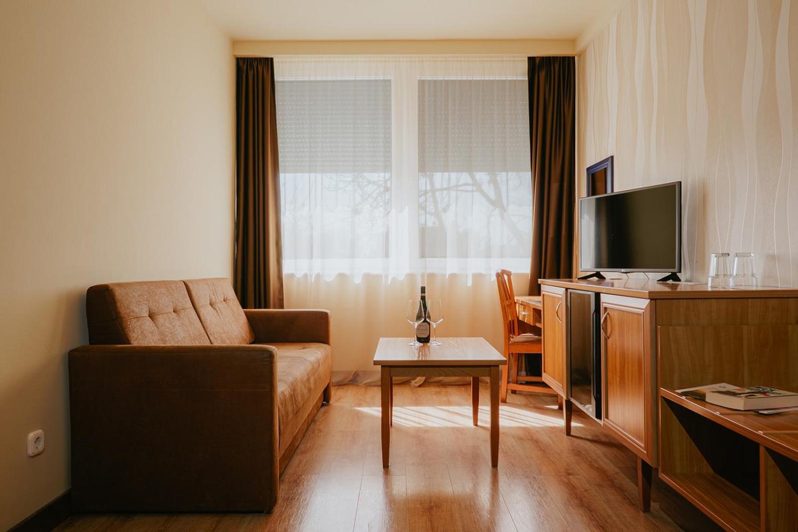 Aqua Hotel Gyula Zewnętrze zdjęcie