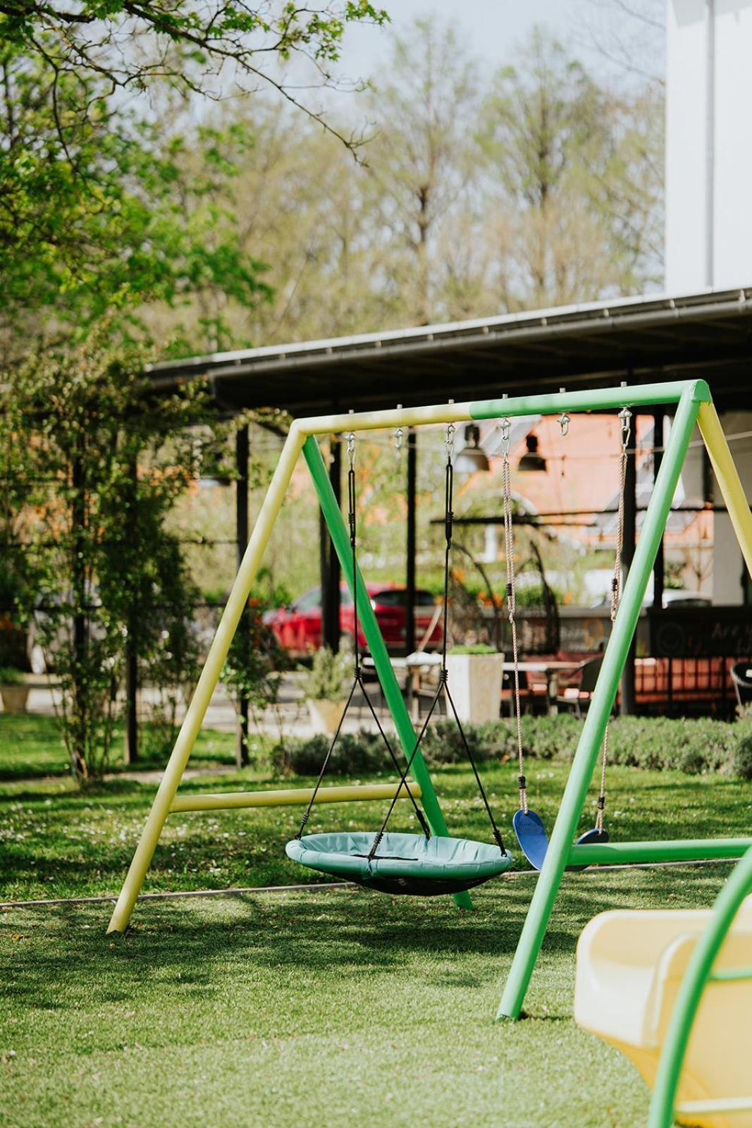 Aqua Hotel Gyula Zewnętrze zdjęcie