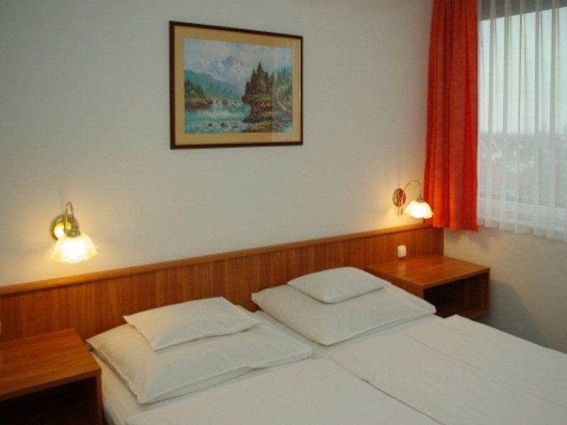 Aqua Hotel Gyula Zewnętrze zdjęcie