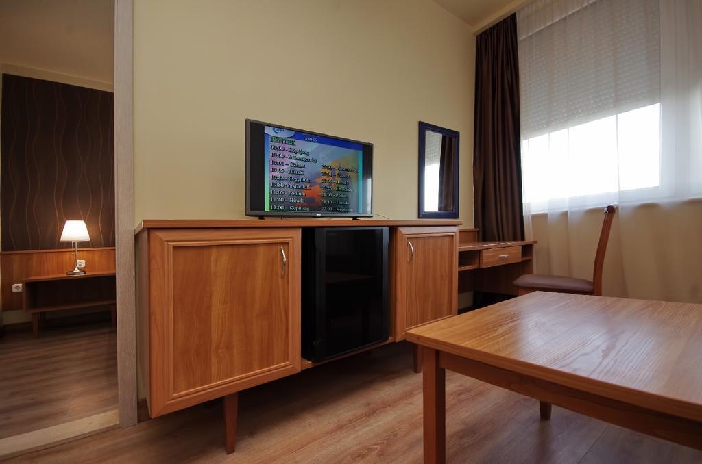 Aqua Hotel Gyula Zewnętrze zdjęcie