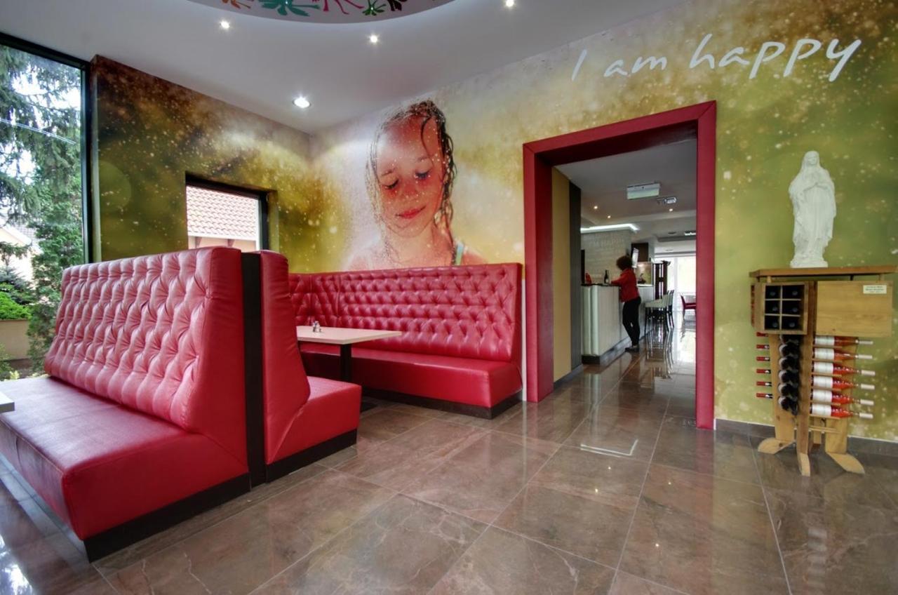 Aqua Hotel Gyula Zewnętrze zdjęcie